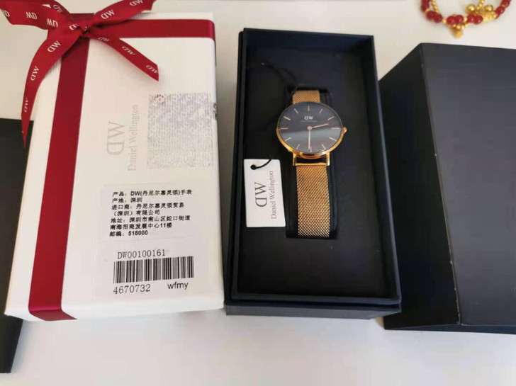DW丹尼尔惠灵顿手表32mm，京东购入，自...