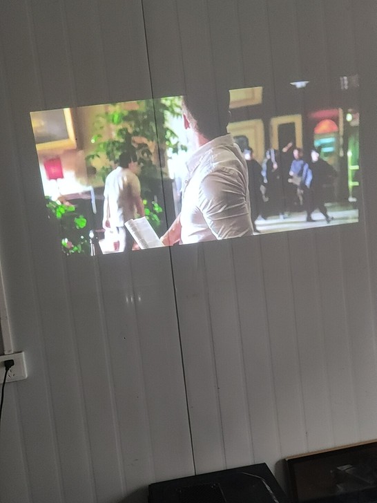 坚果P1,画质非常清晰,WIFI直连,音质...