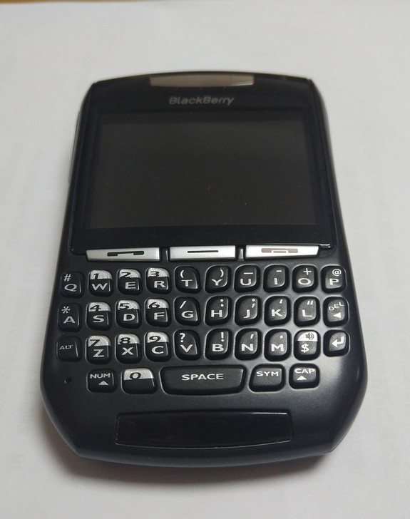 黑莓8707g,香港CSL运营商定制款。 黑莓8707g,香港CSL运营商定制款。