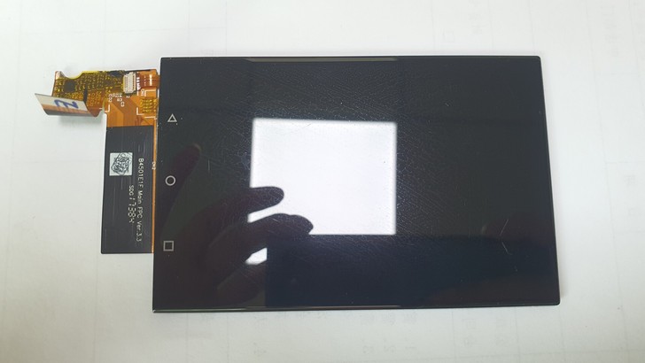 黑莓key1屏幕，拆机屏屏幕有轻微划痕，定...