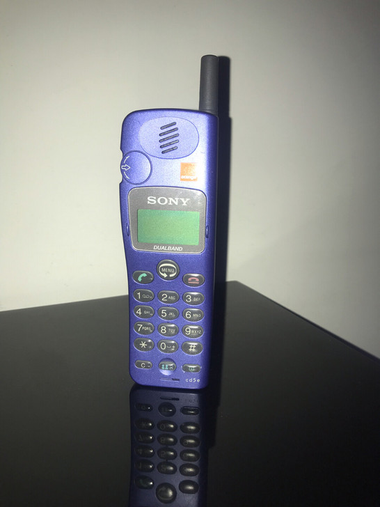 SONY cd5e古董手机，国外版本有锁稀...