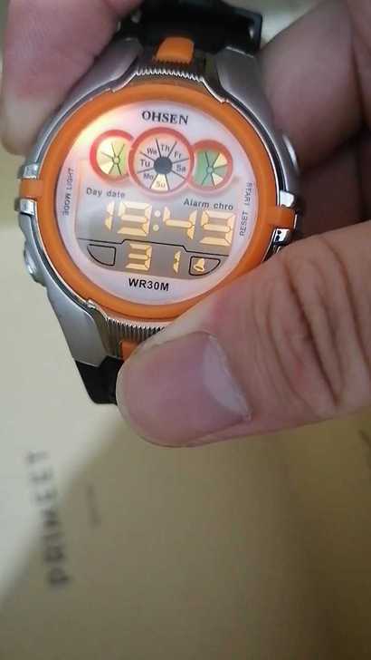 没用过，复古形手表，本来是用来在学校模拟考...