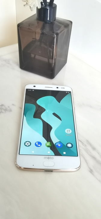 新版摩托罗拉MOTOz2，无人直播手机，买...