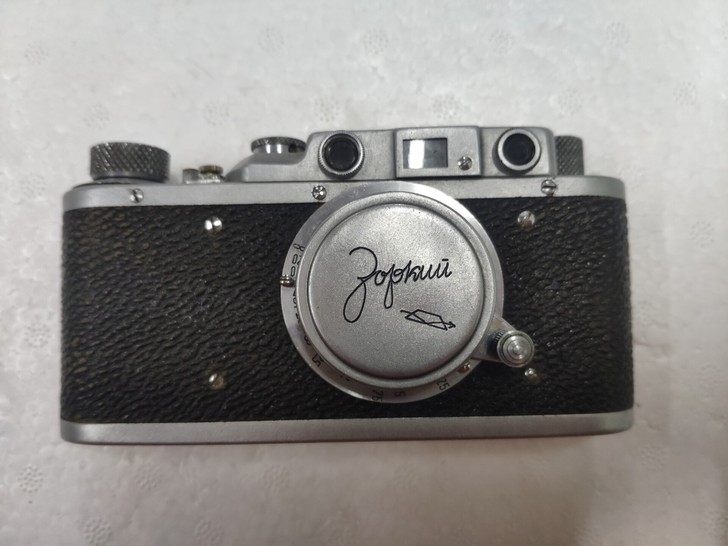 早期非常稀少的卓尔基仿 莱卡和后期有两处不...