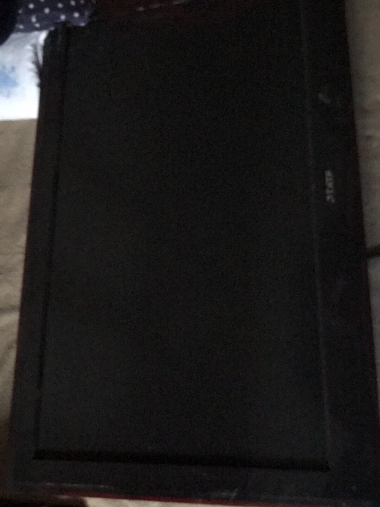 清华同方32寸液晶电视，功能全部正常，送挂...