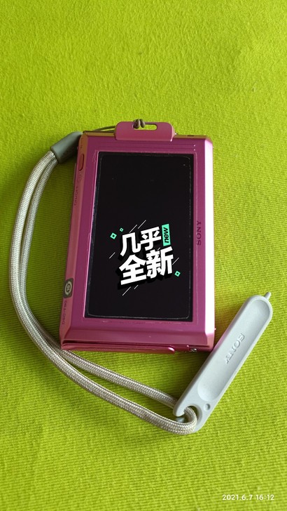 索尼数码相机几乎全新，配件齐全
