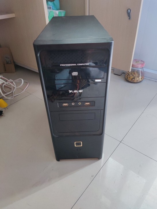 大水牛机箱，自提没有光驱，其他图上都有拍