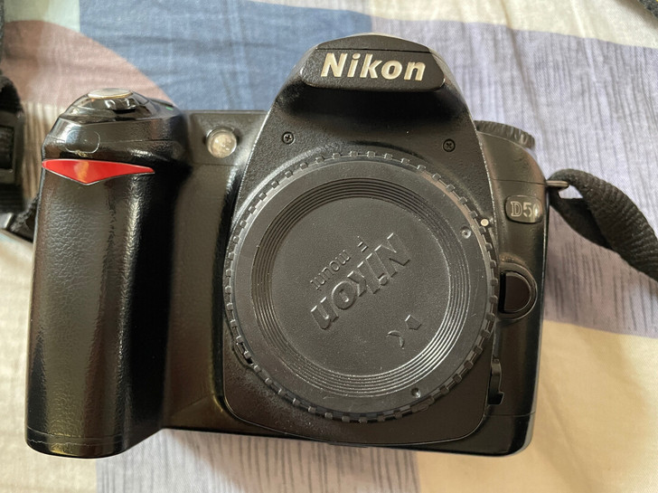 尼康D50机身。CCD成像很有味道,这机器...