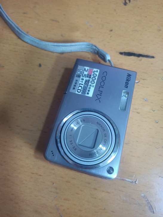 尼康相机coolpix s550不小心屏碎...