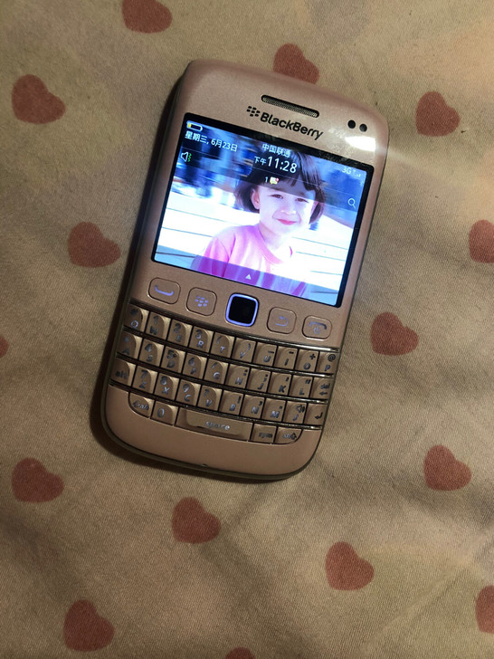 黑莓9790粉色