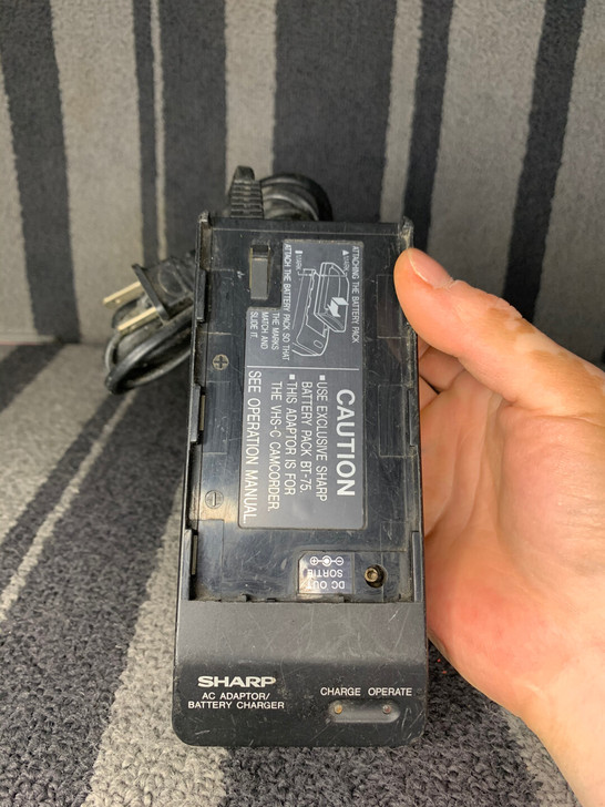 夏普摄像机充电器