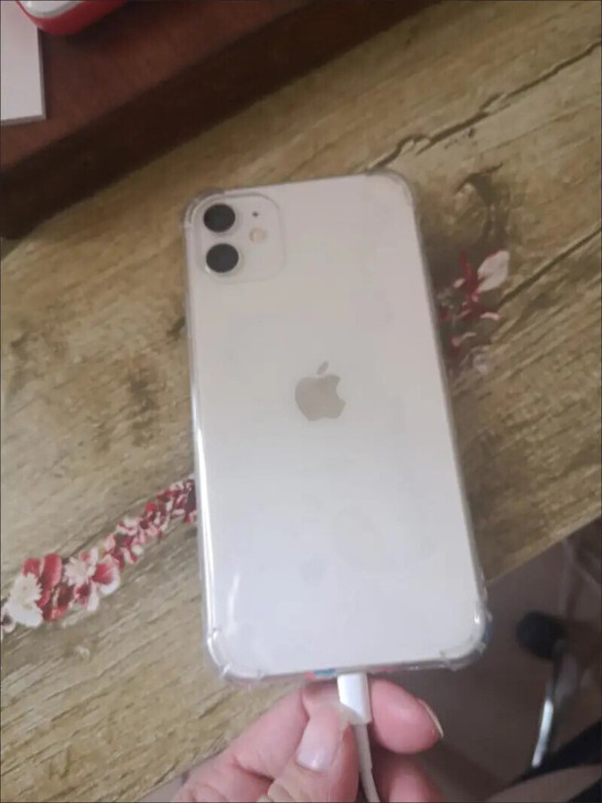 朋友的闲置手机 99新 美版无锁 几乎没用...