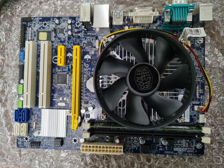 全新整机一套没机箱，先说明下这是全新未使用...