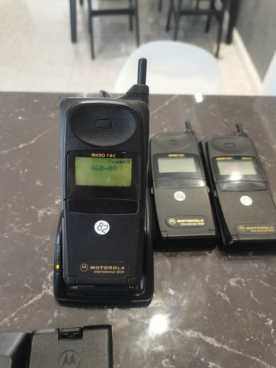 摩托罗拉经典机型8200大卡手机二哥大