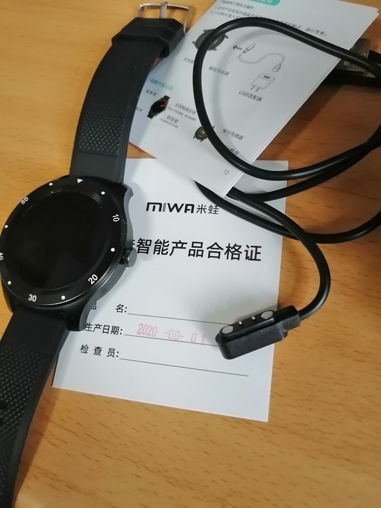 智能手表IP68级防水，功能多样，心率，血...