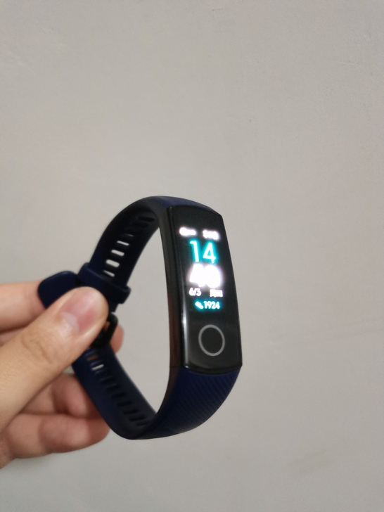 荣耀手环5，无NFC，买了戴了一个月，之后...