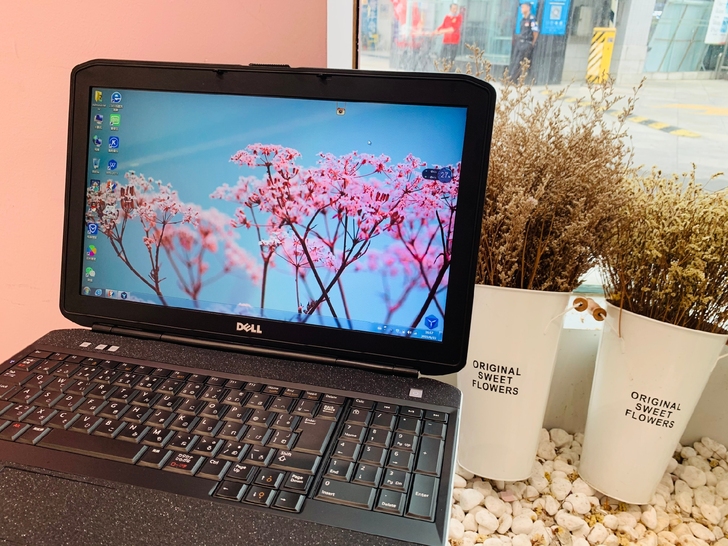 i7戴尔笔记本电脑 成色嘎嘎新 15寸 四...