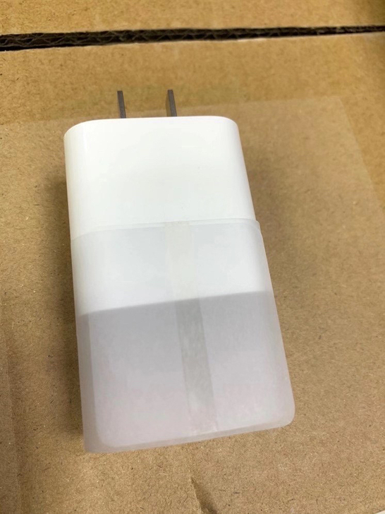 iphone快充 18w 20w充电器充电...