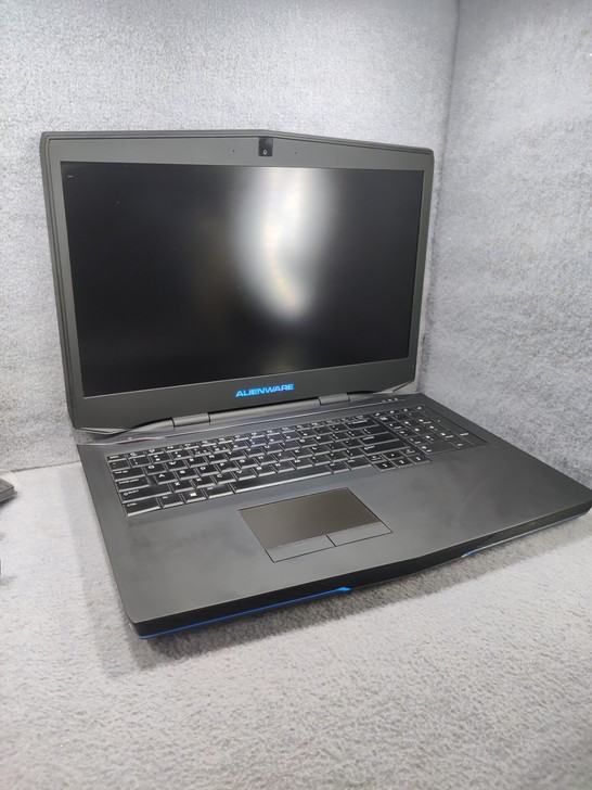 dell 外星人17   i7 4710 ...