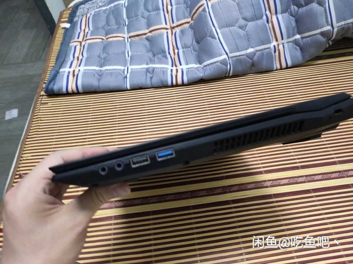 神舟战神t6-x5游戏本，保养的白白胖胖的...