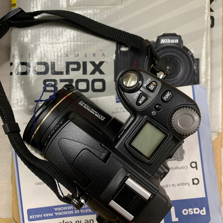 尼康8倍长焦800万超大CCD经典尼康E8...