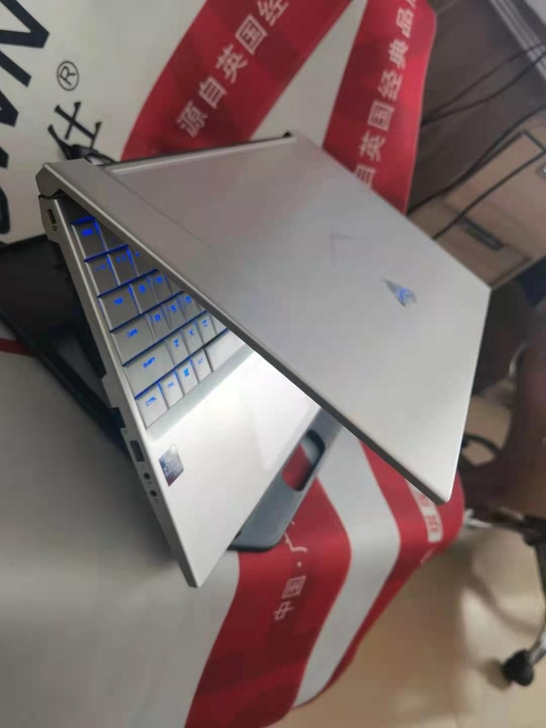 八代i7 独显4G机械师f117-b电竞笔...