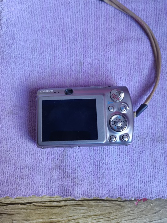 佳能960IS照相机