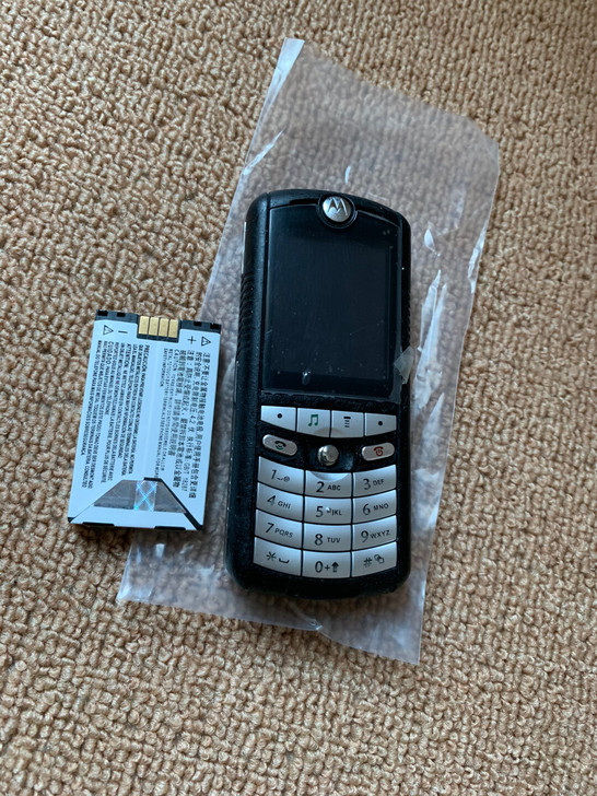 摩托罗拉e1黑色