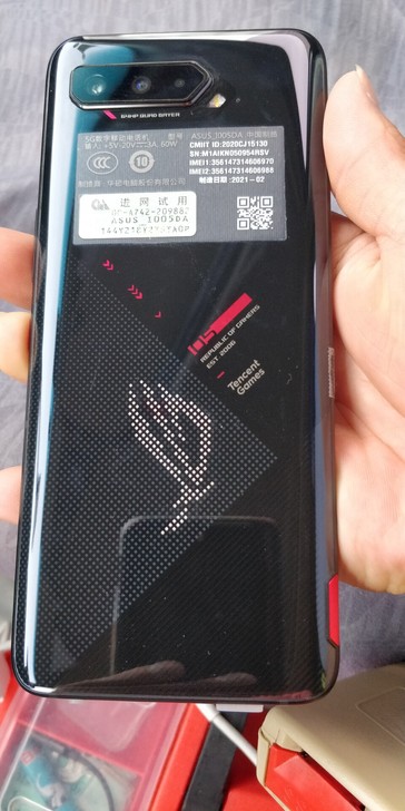 rog5手机  几乎全新没有磕碰 无拆修 ...