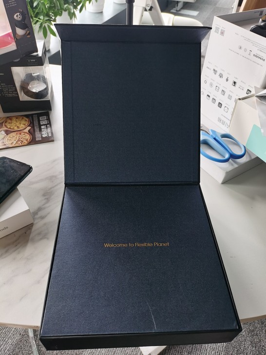 品牌型号 柔宇一代折叠手机全新 未激活。全...