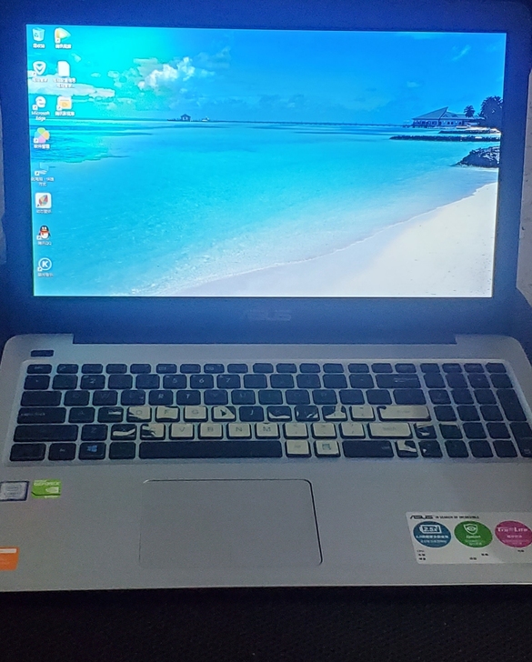 华硕  FL5900U， X556UQK笔...