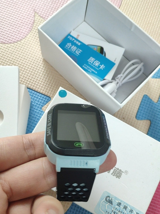 亦青藤儿童智能手表全新的，黄色一个，蓝一个...
