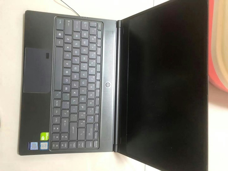 机械革命s 1屏幕