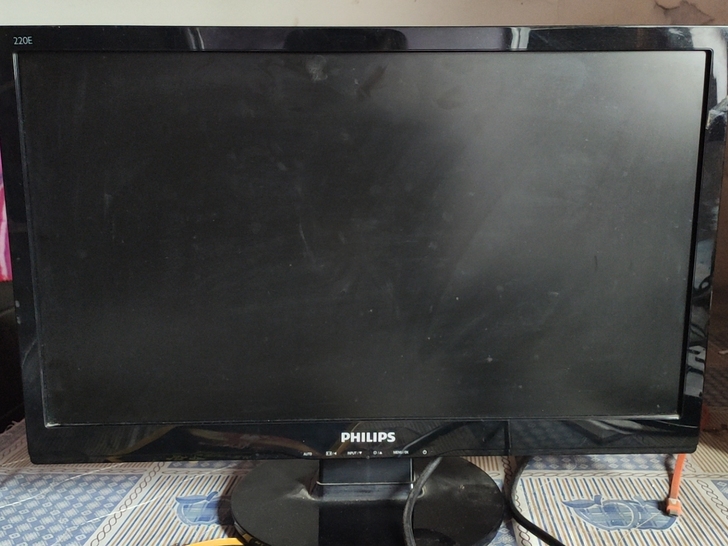 21.5寸显示器,闲置了,有兴趣的可以看看。