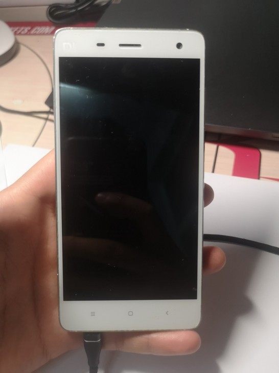 小米4裸机 成色如图 全都好使