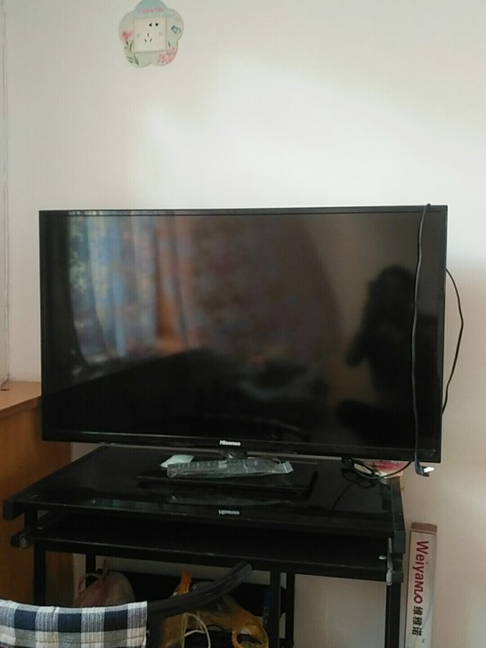 海信42寸平板电视机，屏幕清晰，色彩纯正，...