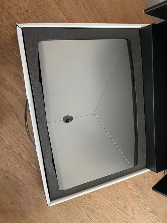 外星人m17 17寸一手游戏本 九九新