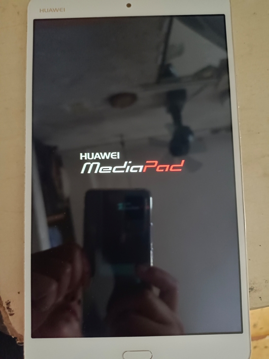 自用华为平板一部，型号BTⅤ一W09，9成...