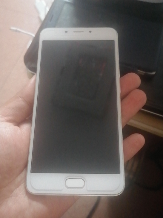 魅族魅蓝E，32内存，功能一切正常，带钢化...