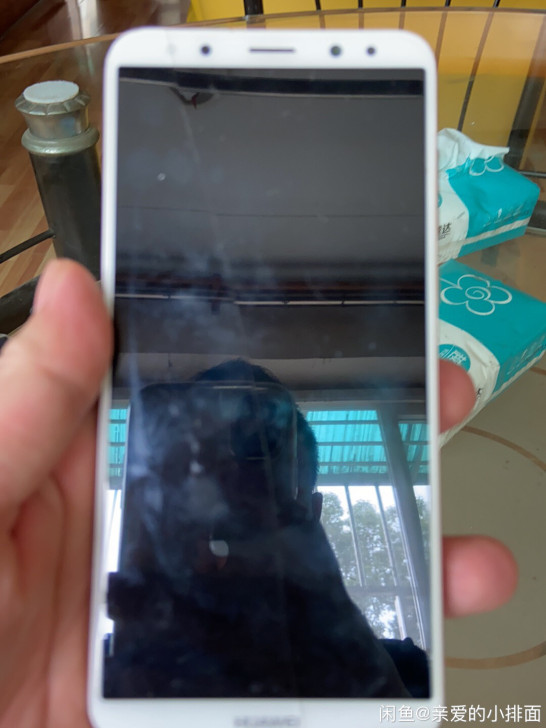 华为麦芒6 自用一手机 外屏有一道裂痕 没...