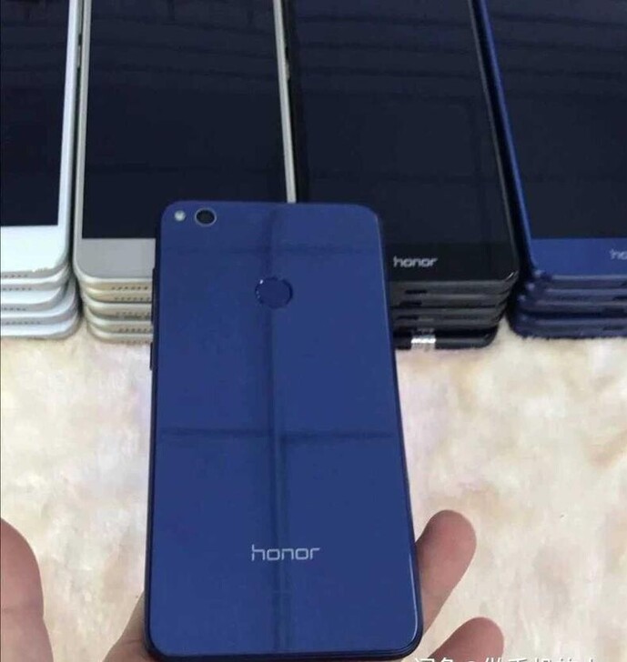 手机荣耀8青春版