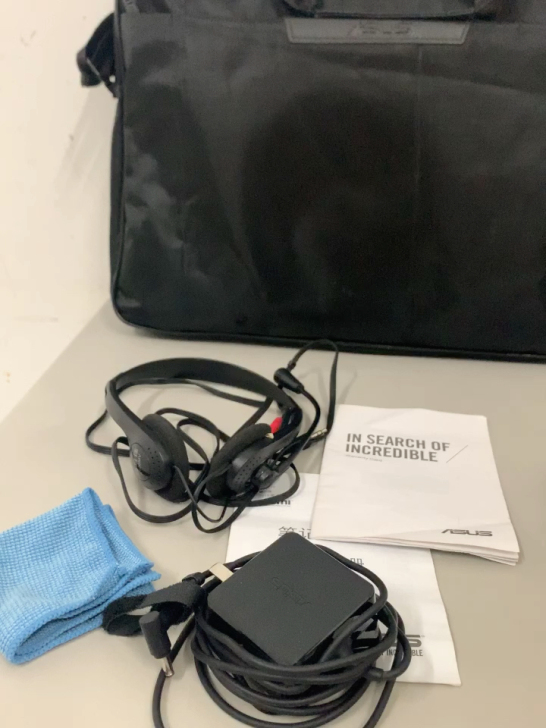 华硕商务学生笔记本电脑黑金 内存容量：4G...