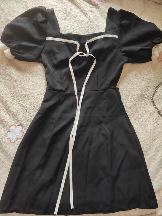 出一条黑色的裙子 m码