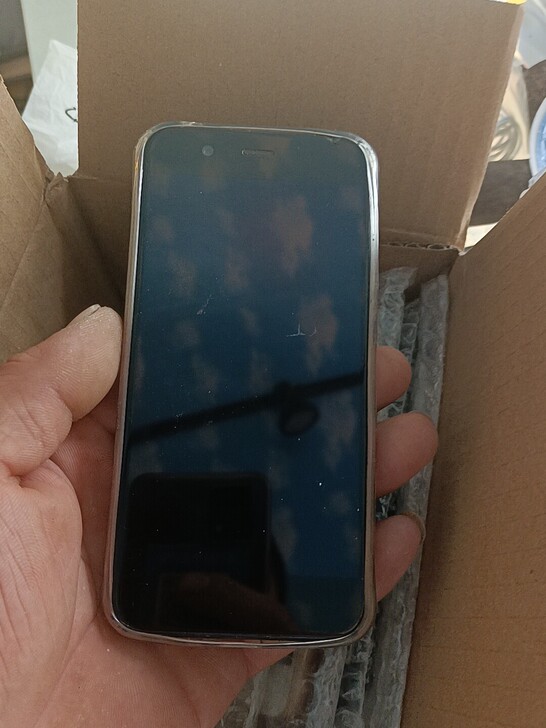 华为nova2 4+64有磕碰 复屏...