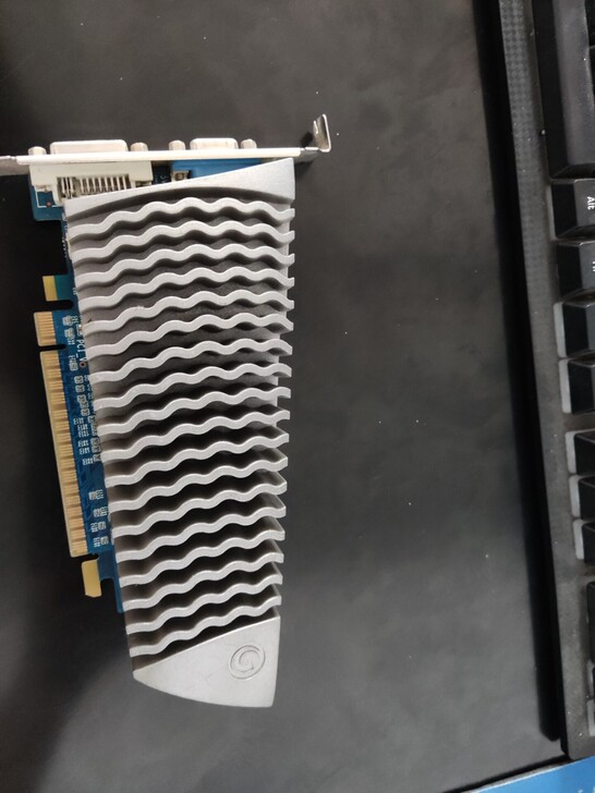 影驰冰鳞GT610显卡,1G显存。无需供电...