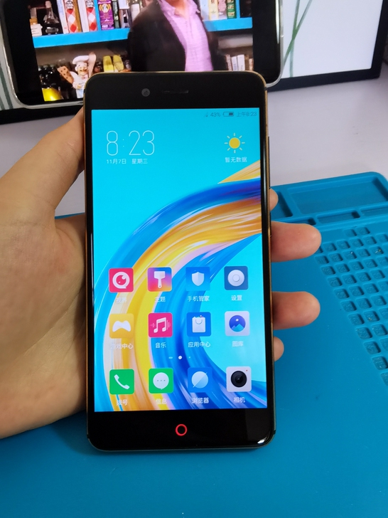 努比亚 z17 mini 4+64G 成色...