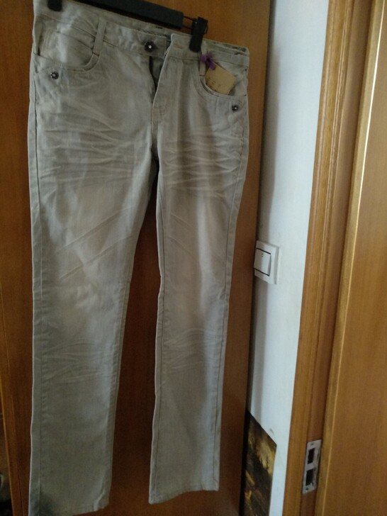 31码全新白灰色牛仔裤女裤全新未开扣眼料子不