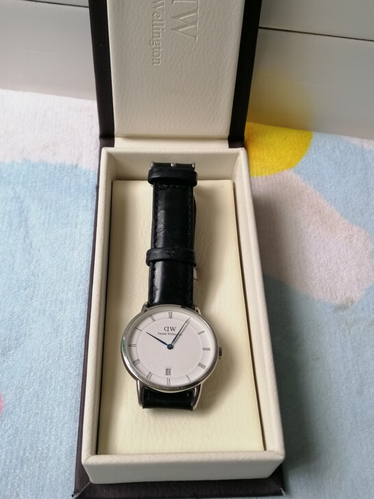 DW丹尼惠灵顿中性手表/偏女性 使用一年多...