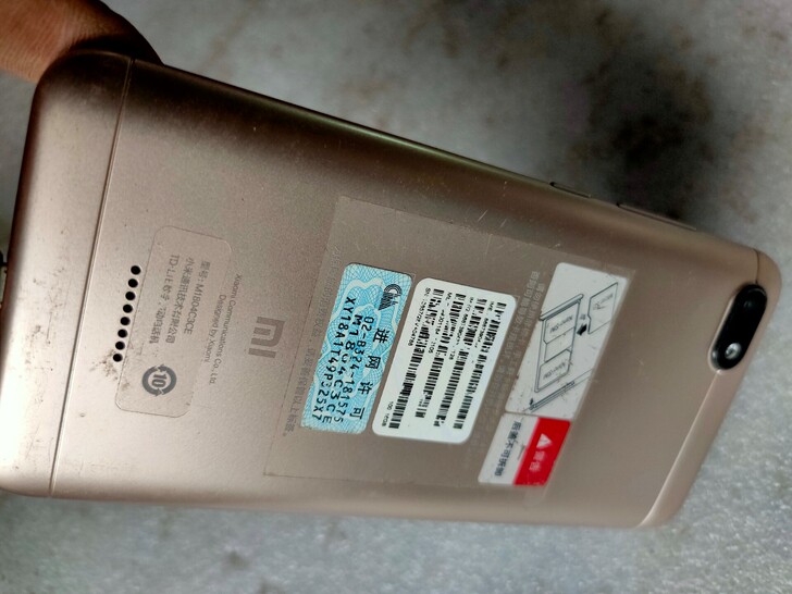 小米手机红米6A看图说话，都做配件处理，不要问东问西的