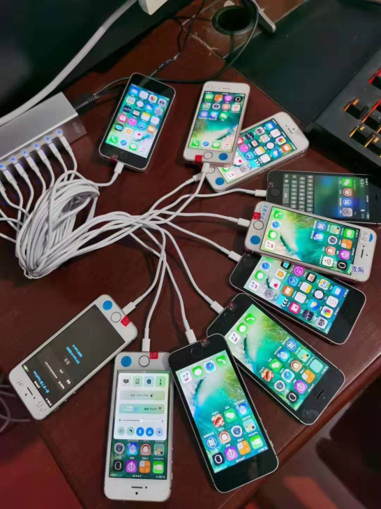 【10系统】苹果SE游戏机  iPhone...